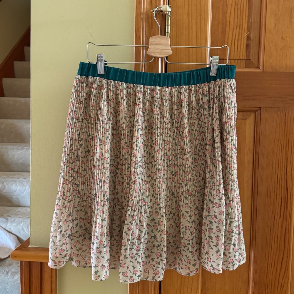 Vintage - Floral Pleated Mini Skirt with Teal Waistband